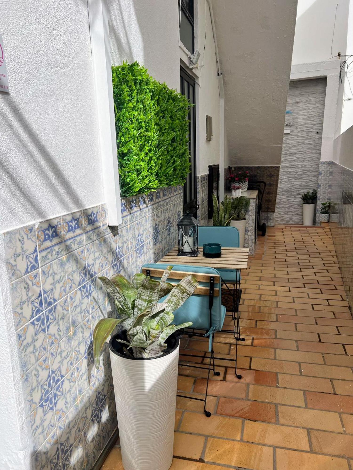 Mar Rosa, Estacionamento Gratuito * Nazaré